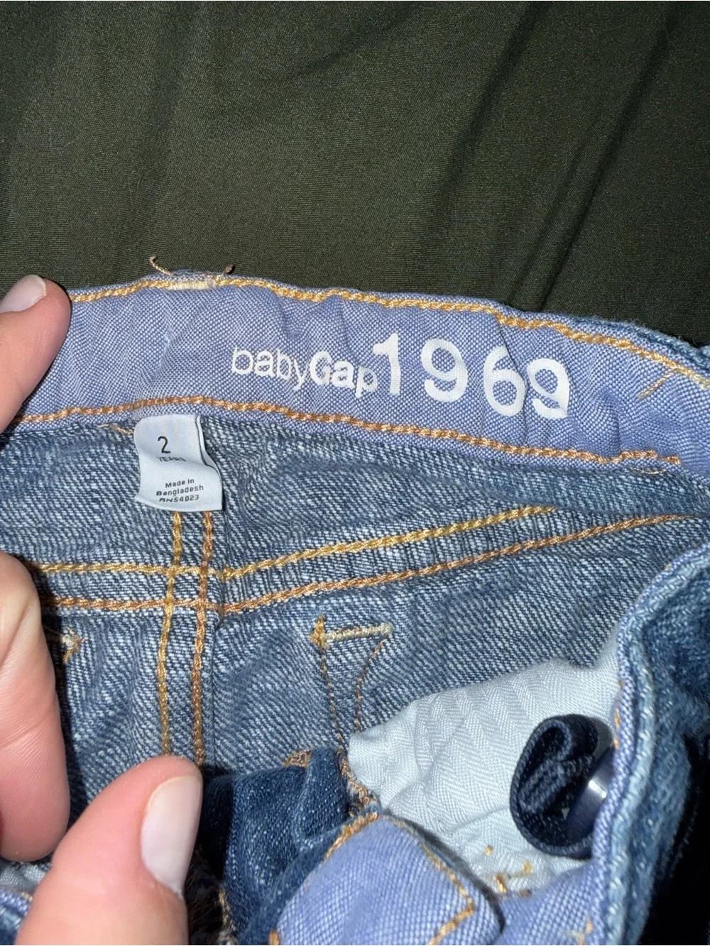 GAP Toddler 2 year 3 shirts and 3 bottoms